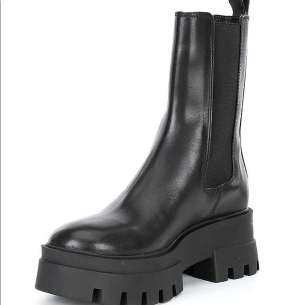 Gb Down-town Leather Chelsea Chunky Lug Sole Platform Bootie